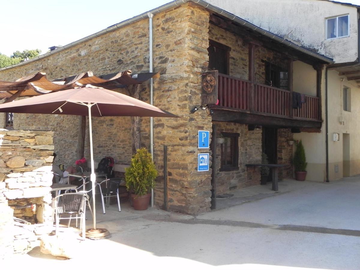 Albergue Atrio Triacastela Exterior foto